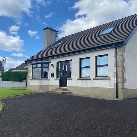 Holiday Home In Ballycastle - Fainne Na Cairde 외부 사진